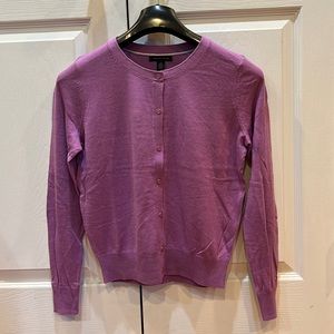 NWT women’s classic Tommy Hilfiger crop crew neck sweater